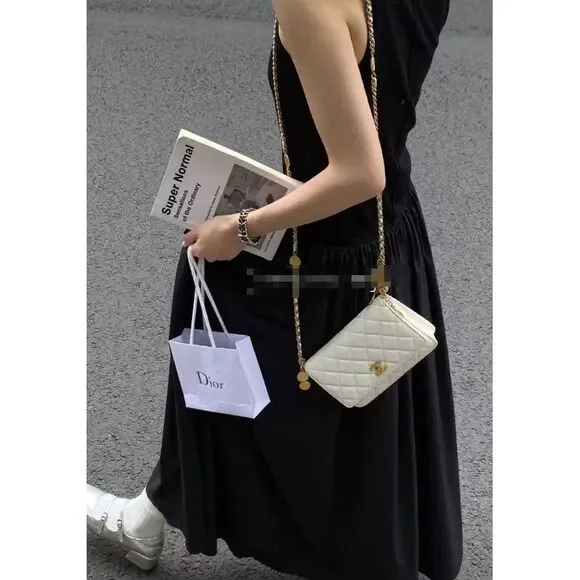 Chanel Women Pre-Loved Bag Very Good Condition - Picture 8 of 9